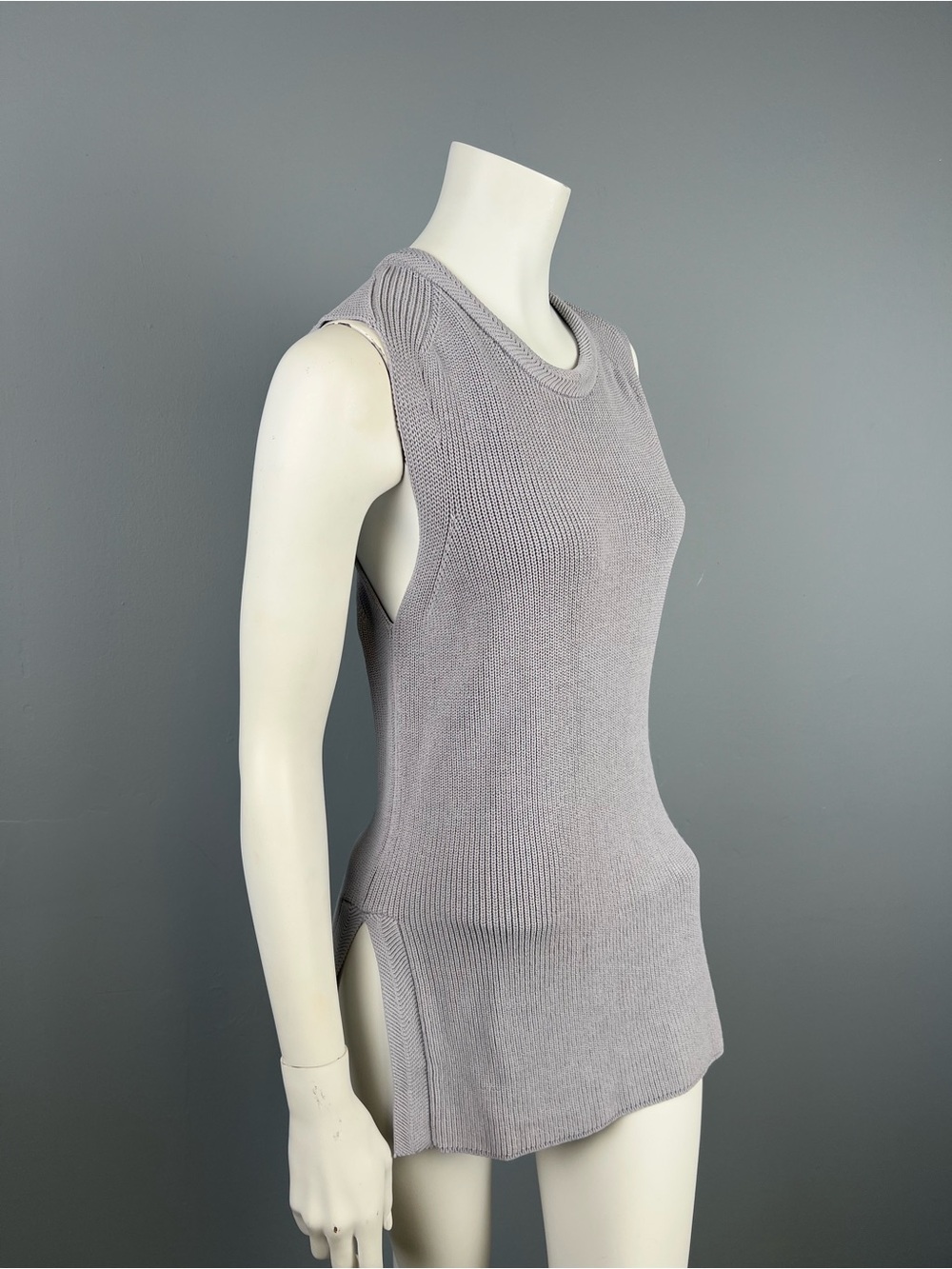 HALSTON made in Italy Sleeveless Knit Tank Top - Light Lavender Gray